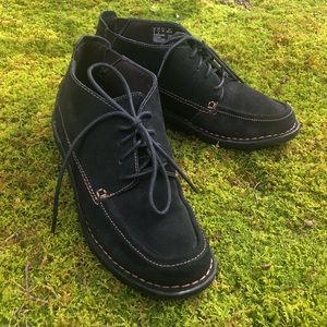 Clarks Black Suede Boot - Tan Stitching